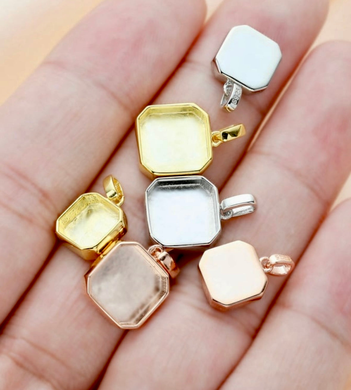 square pendant